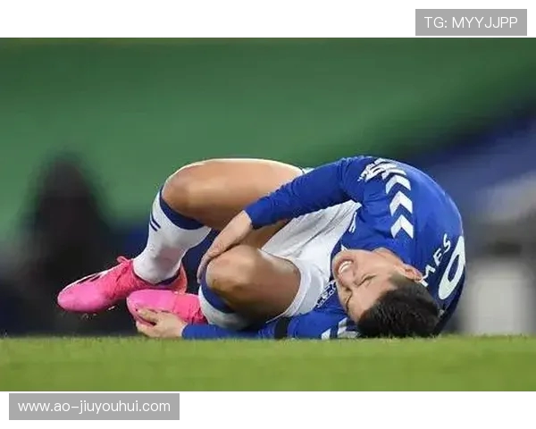 业余足球运动员小腿受伤预防与恢复训练全攻略 业余足球运动员小腿受伤预防与恢复训练全攻略